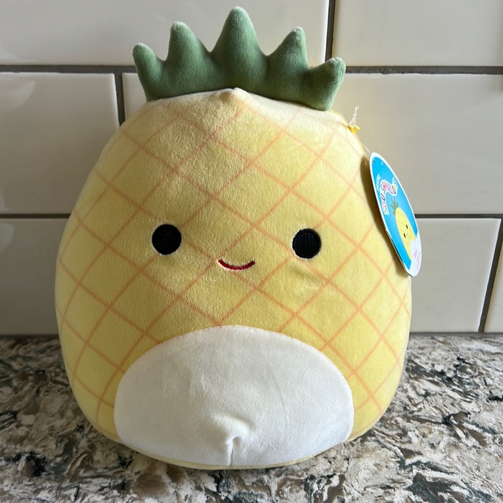 🍍 8” Maui Pineapple Squishmallows 💛
